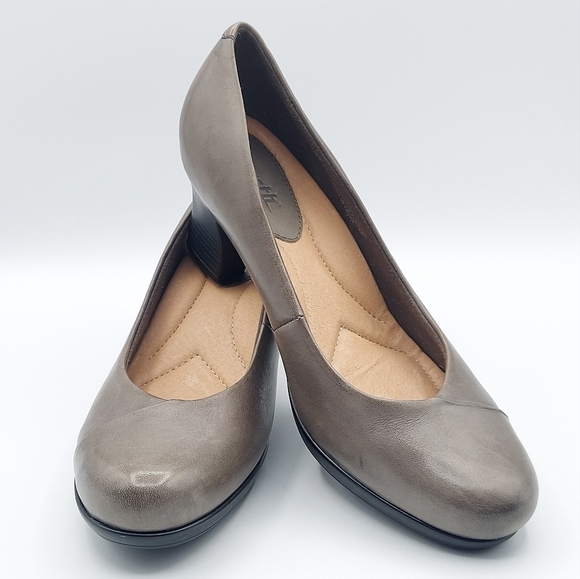 Earth Shoes - Earth Tamarack Dark Gray Leather Padded Insoles Pumps Heels Size 9.5B